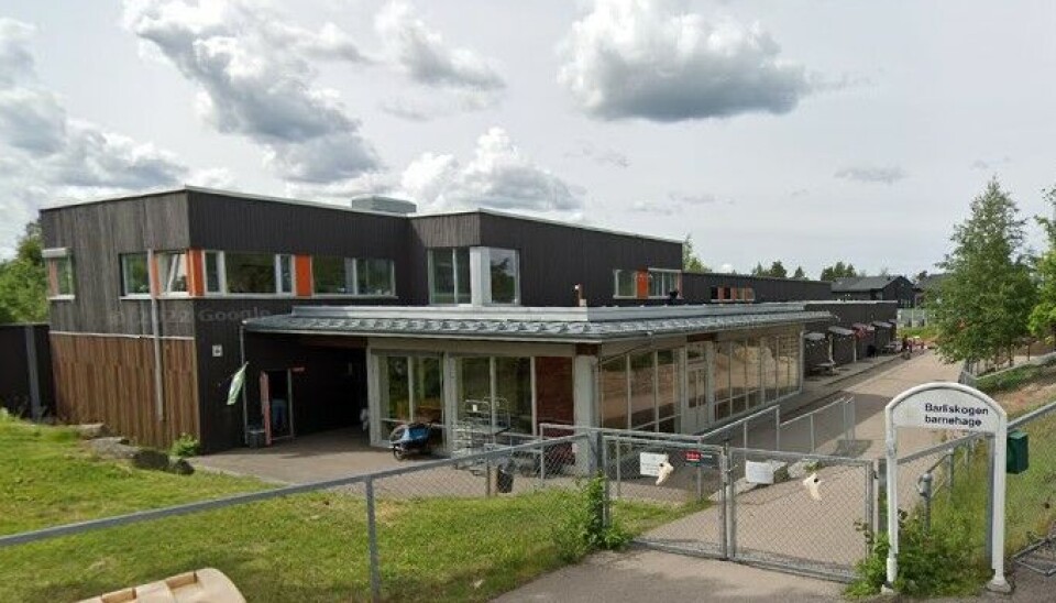 Bårliskogen barnehage sendte varsel til foreldrene og skjerpet sikkerheten i barnehagen etter observasjoner av to menn i en varebil. Bårliskogen barnehage sendte varsel til foreldrene og skjerpet sikkerheten i barnehagen etter observasjoner av to menn i en varebil.