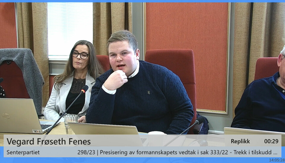 Skjermknips fra videoopptaket av møtet hvor Vegard Frøseth Fenes (Sp) fikk flertall for sitt forslag om oppheving.