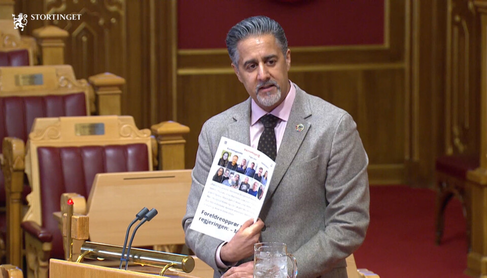 Abid Raja (V) konfronterte statsråd Kari Nessa Nordtun (Ap) om foreldrenes store protestaksjon.