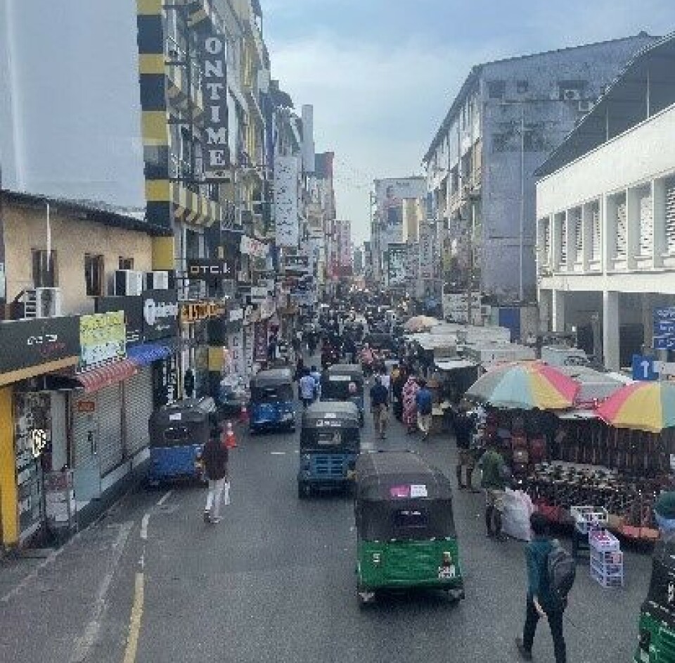 Yrende liv i Colombo.