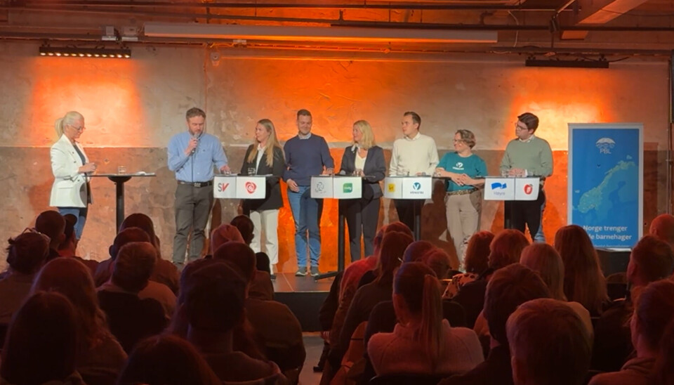Fra venstre: debattleder Christine Holtan Bøgh, Arild Iversen (6.kandidat SV), Kamilla Kleppe (7.kandidat Ap), Lars Fjeldstad (2. kandidat Sp), Christine Ødagaard (6. kandidat MDG), Joel Ystebø (1. kandidat KrF), Åsta Årøen (6. kandidat V), Sondre Hillestad (6. kandidat H).