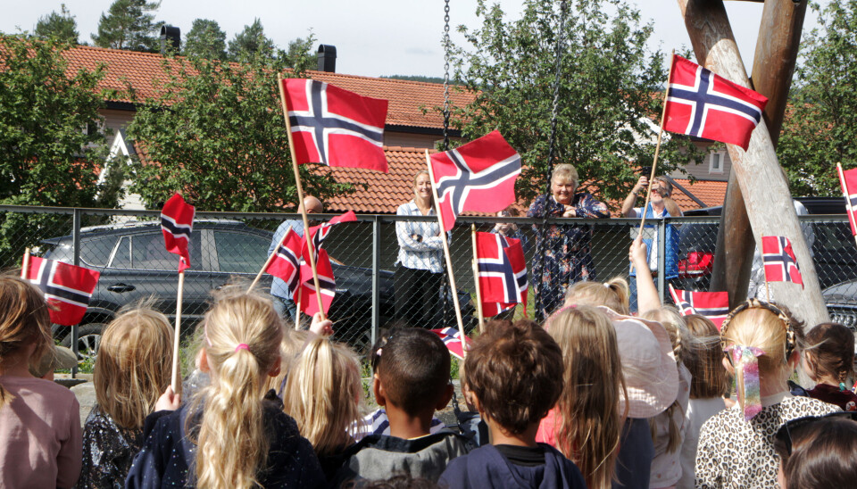 Erna Solberg på barnehagebesøk hos Mormors Have i Kongsberg under stortingsvalgkampen 2025.